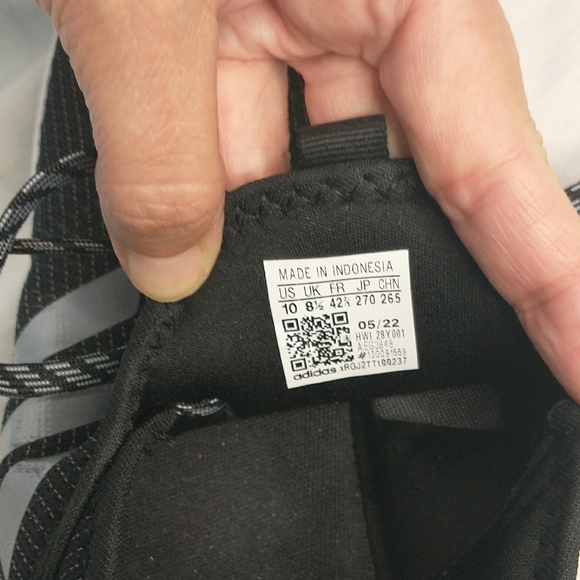 Adidas EUC Ladies Size 10 Black and Gray Nylon Cloud foam Sneakers - Picture 7 of 8